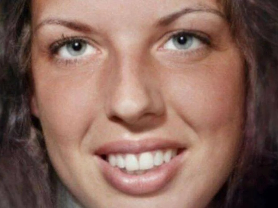 La otra chica de la caja